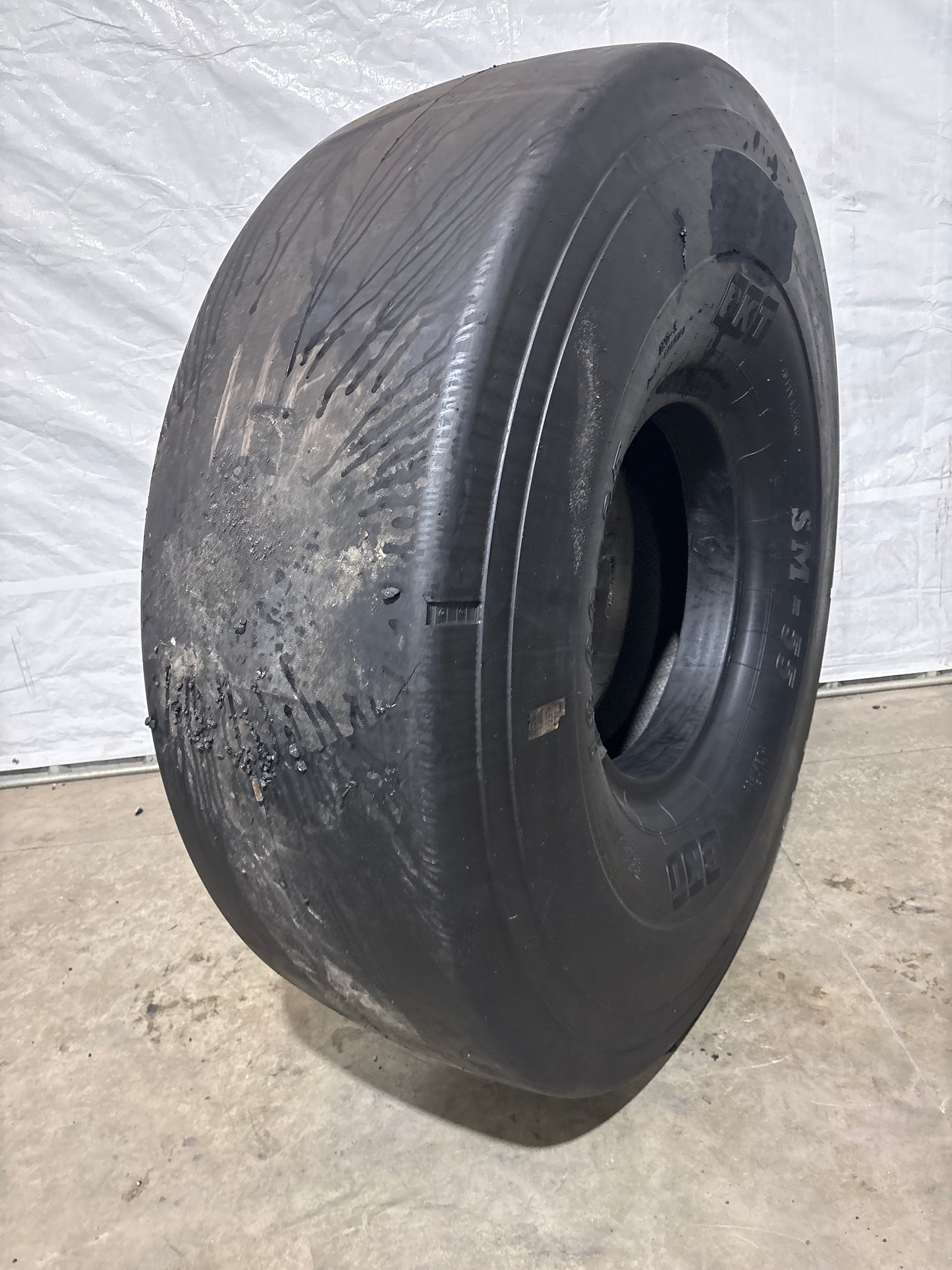 18.00-25 BKT SM-55 IND-5 PORT SPECIAL 40 PLY TIRE #5732