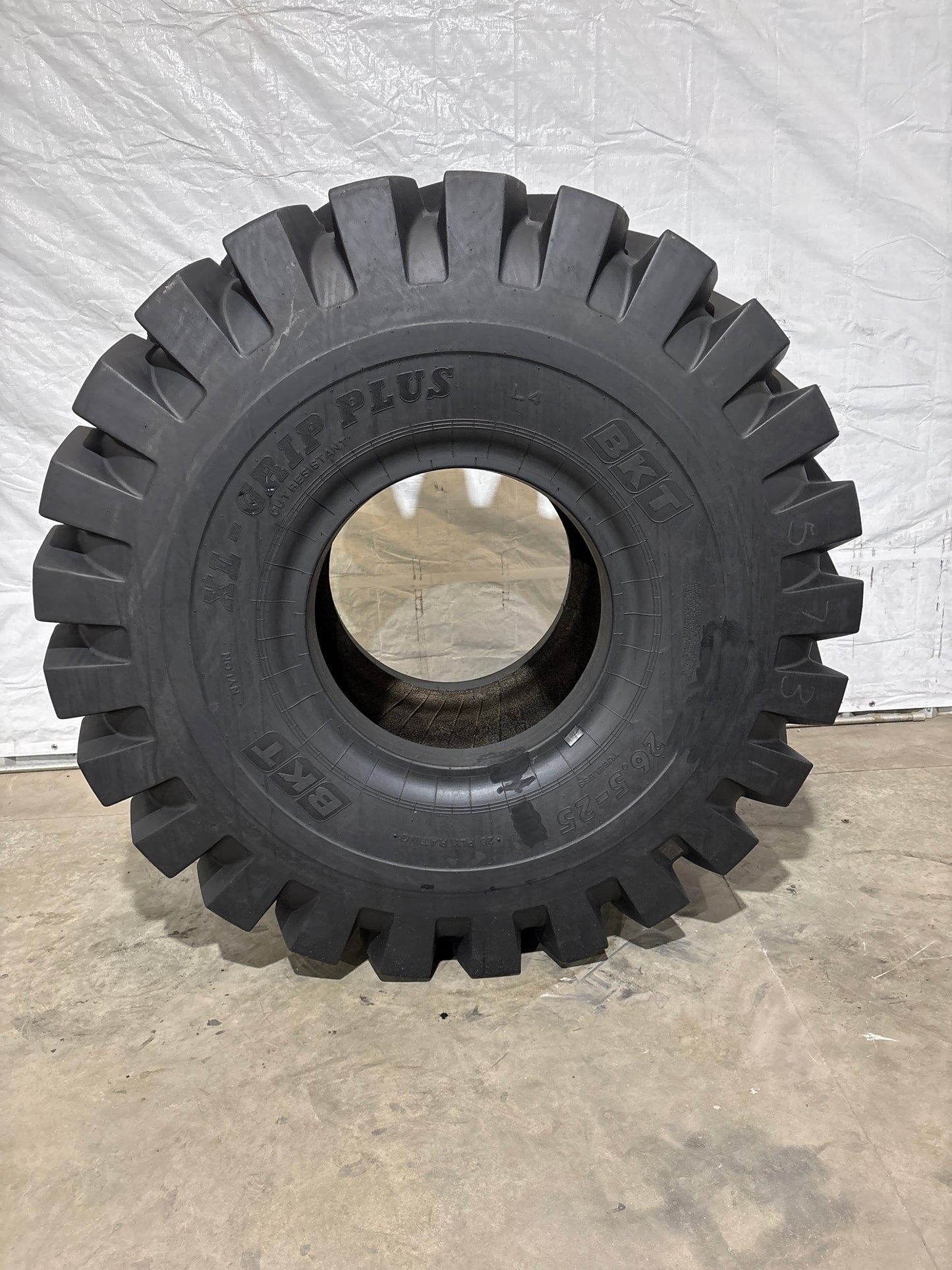 26.5-25 BKT XL-GRIP PLUS #5731