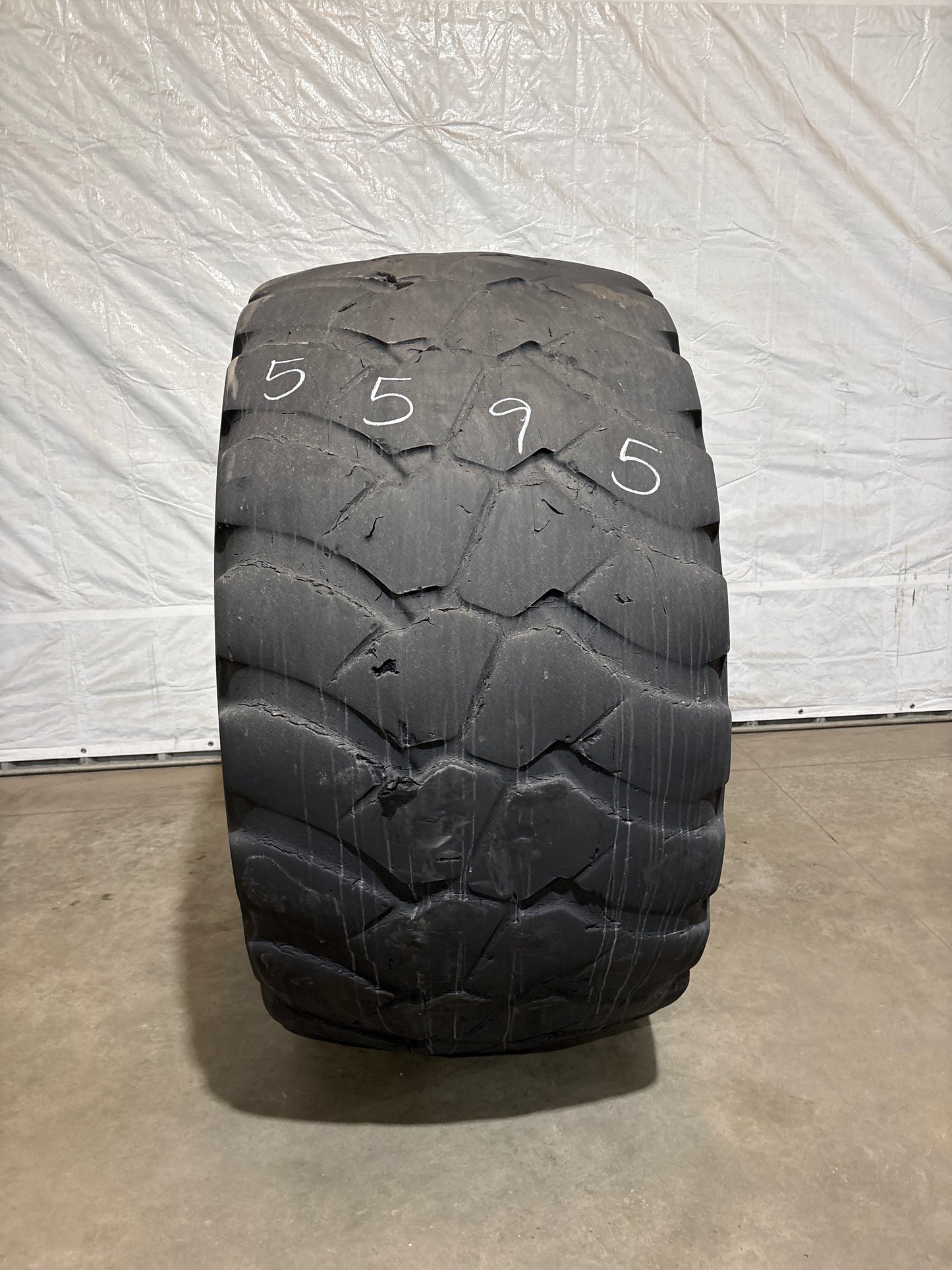 875/65R29 BRIDGESTONE V-STEEL L TRACTION RADIAL #5595