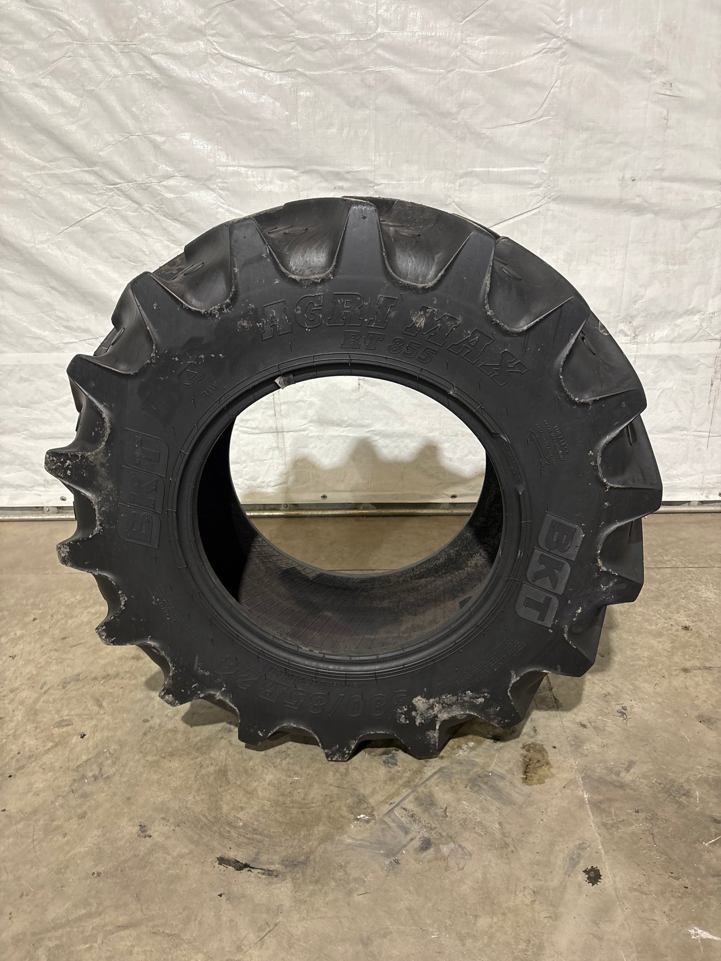 380/85R24 (14.9R24) BKT AGRIMAX RT855 #5667