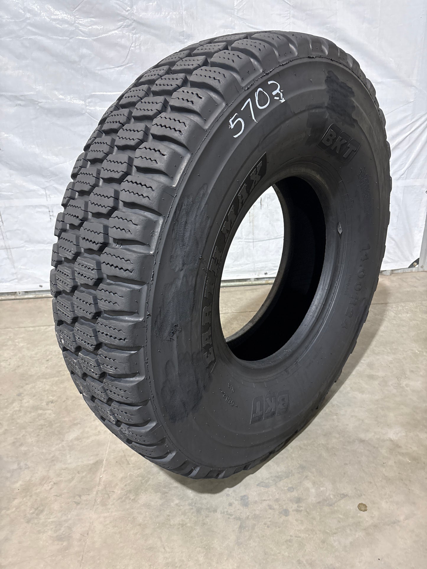 14.00R24 BKT EARTHMAX SR-22 MOTOR GRADER TIRE #5703