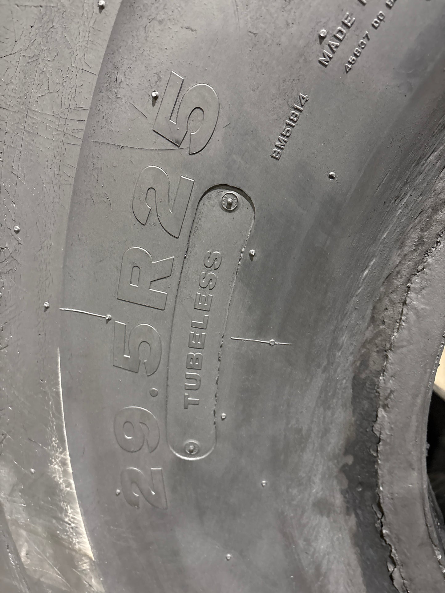 29.5R25 BRIDGESTONE V-STEEL L TRACTION #5647