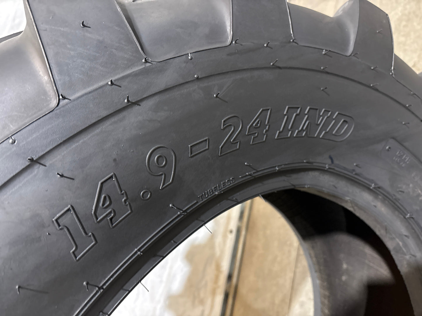 14.9-24 INDUSTRIAL BKT TR-459 #5692