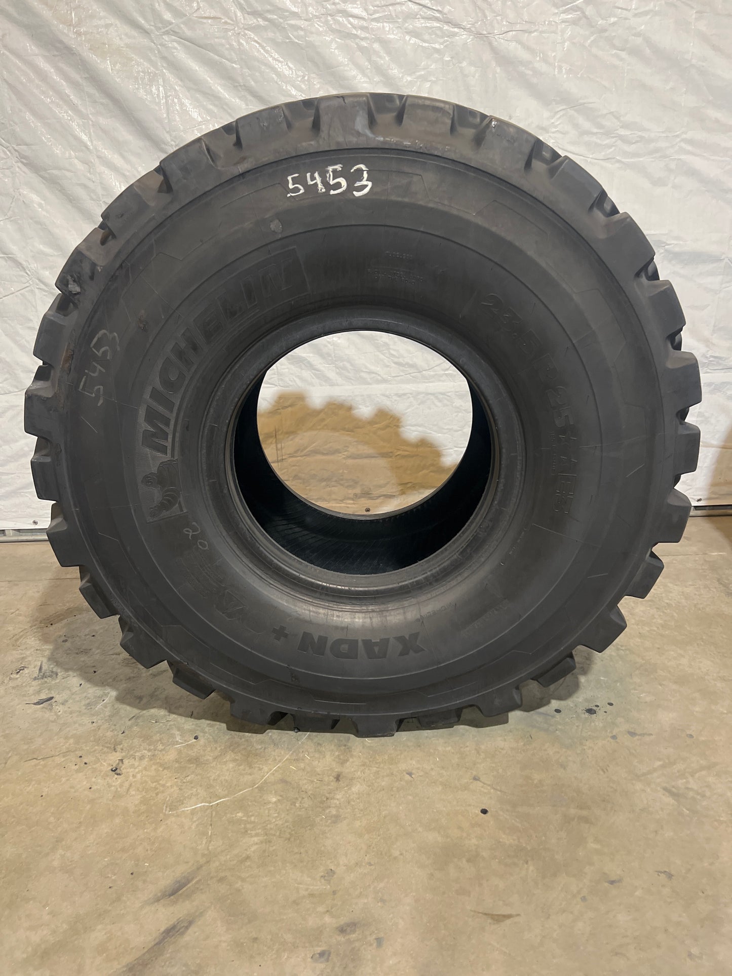 23.5R25 MICHELIN XADN+ #5453