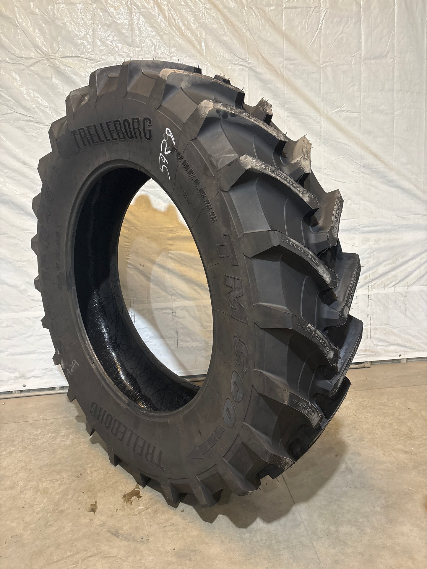 520/85R46 (20.8R46) TRELLEBORG TM 600 #5929