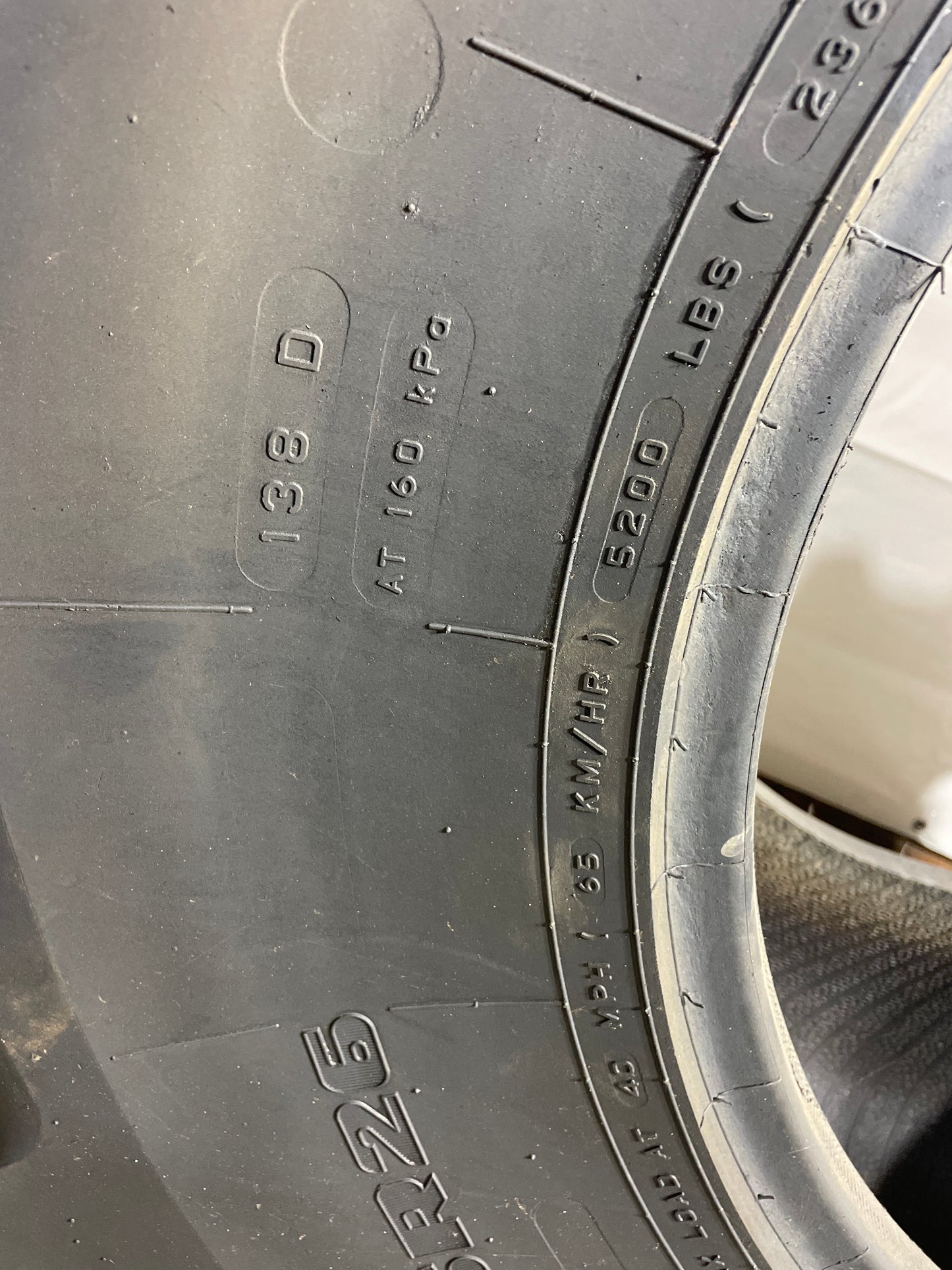 420/85R26  FIRESTONE MAXI TRACTION