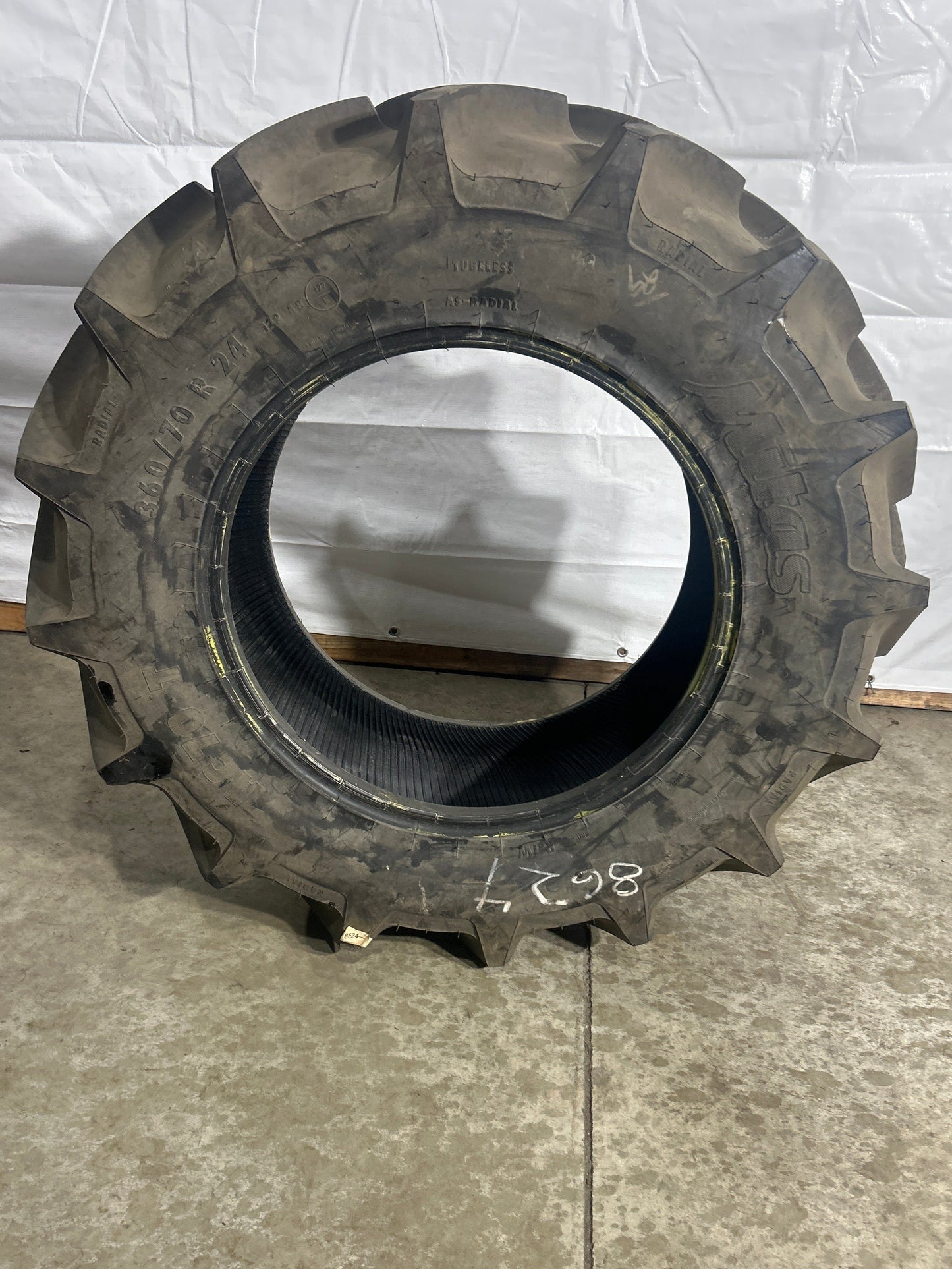 360/70R24 MITAS AC70