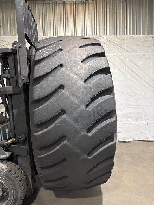 37.25-35 FIRESTONE SUPER ROCK GRIP WB #5579