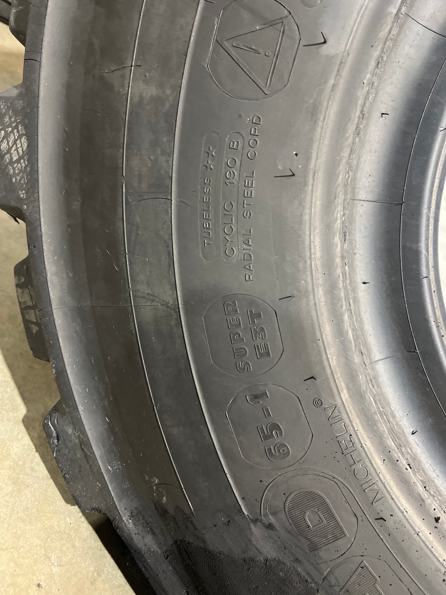 750/65R25 MICHELIN XAD SUPER E3-T #5439