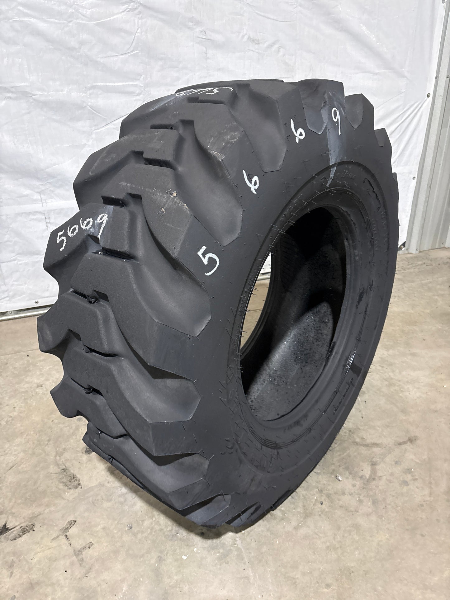 17.5-25 FIRESTONE SUPER GROUND GRIP LD LOADER L-2 #5669