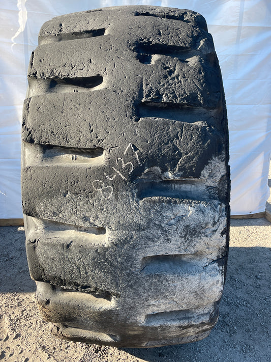35/65R33 BKT EARTHMAX SR53 #8437