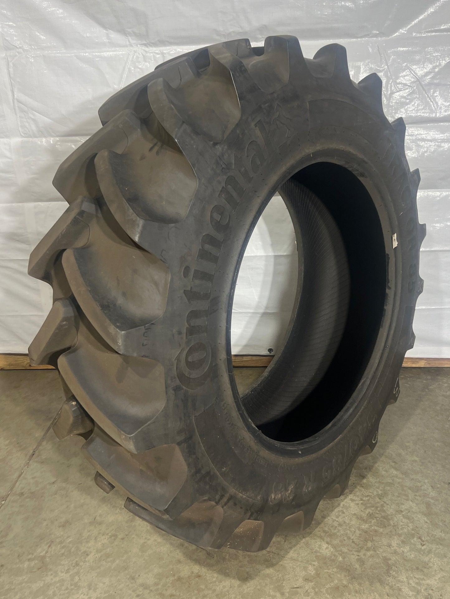 340/85R28 CONTINENTAL TRACTOR 85