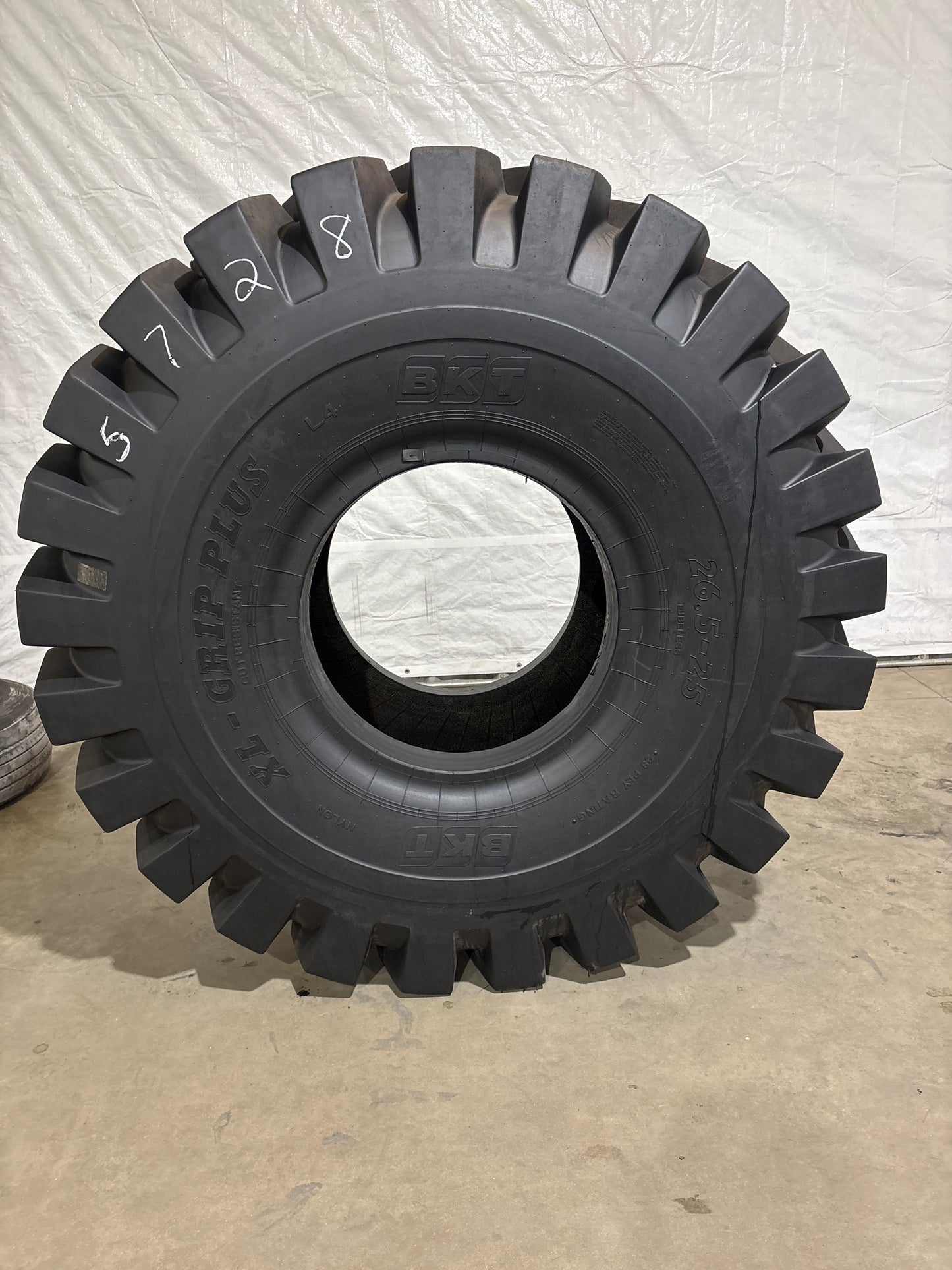 26.5-25 BKT XL-GRIP PLUS #5728
