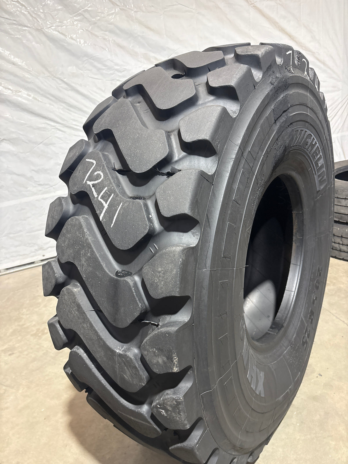 20.5R25 MICHELIN XHA2 #7241