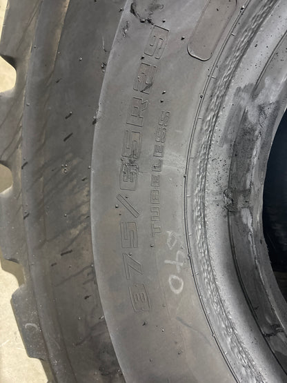 875/65R29 GOODYEAR UNI-STEEL GP-4D HI-STAB #7051