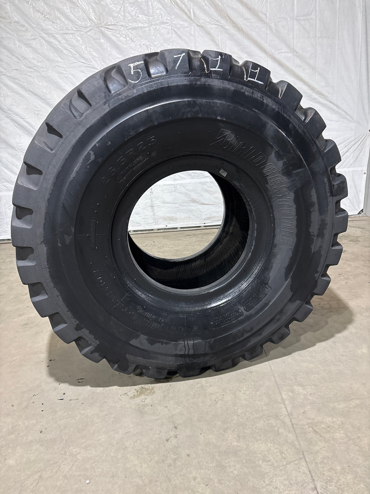 26.5R25 BRIDGESTONE V-STEEL L-TRACTION #5711