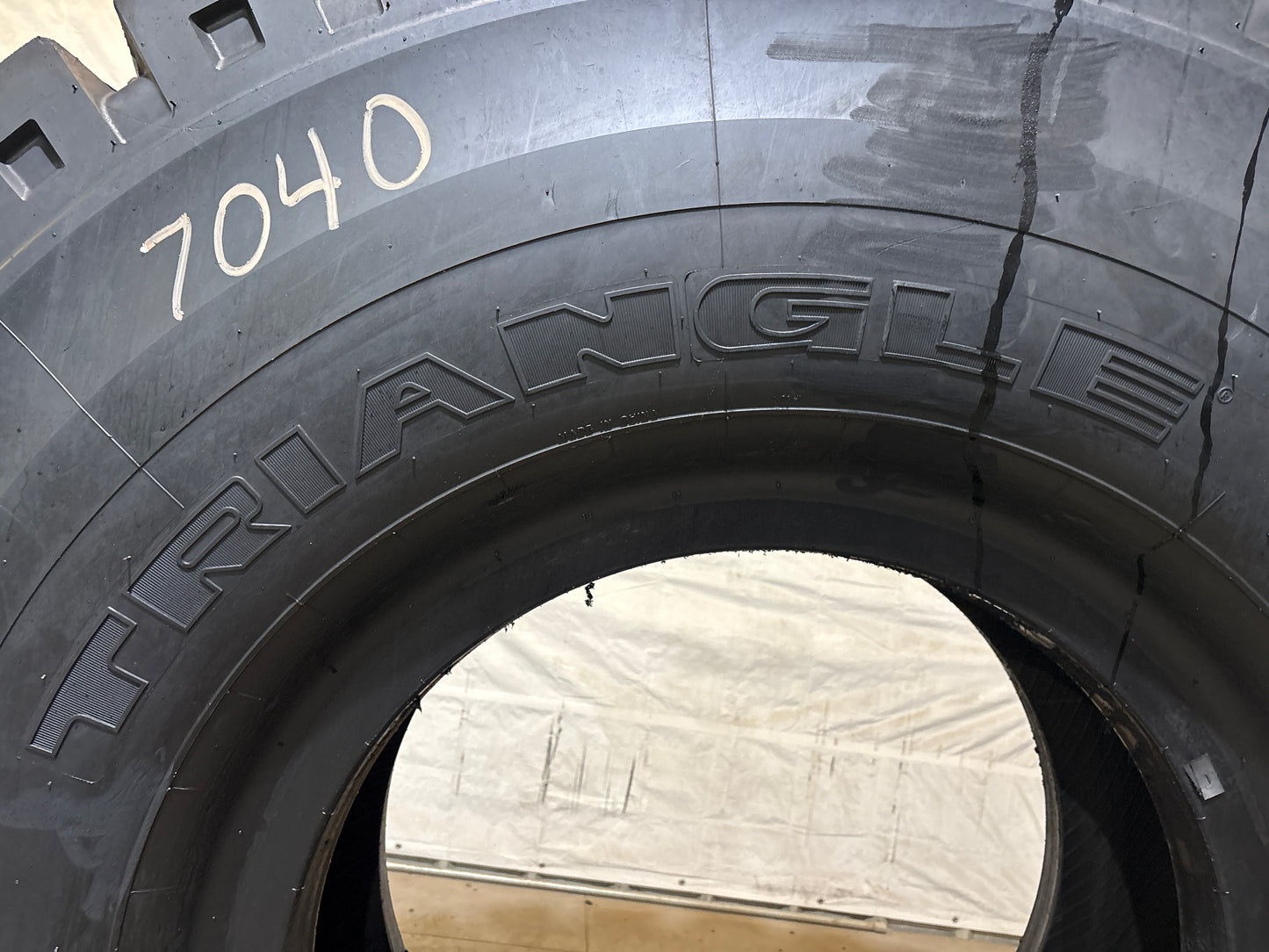 24.00R35 TRIANGLE TB 526 #7040
