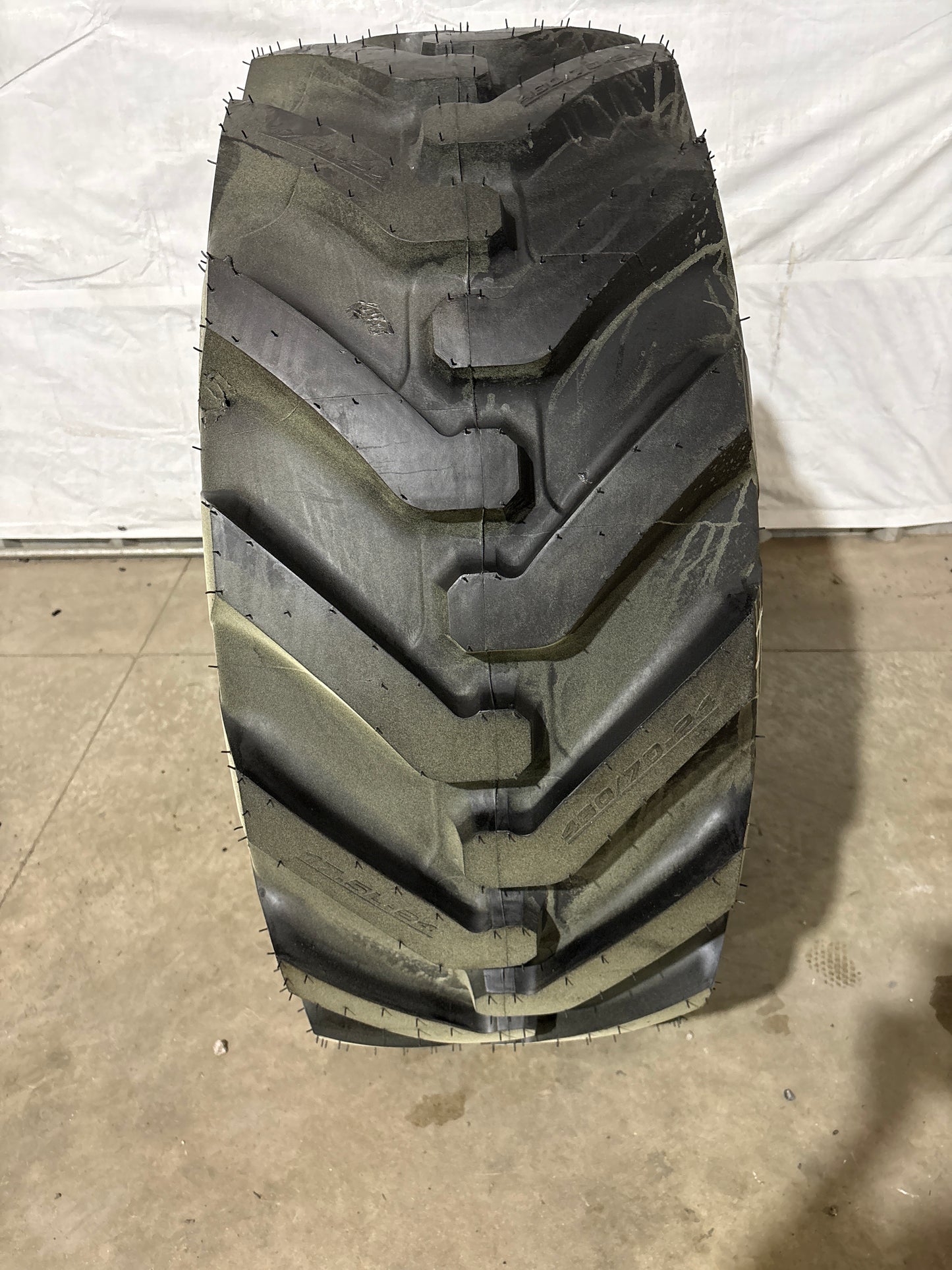460/70-24 (17.5-24) MICHELIN POWER CL #5814