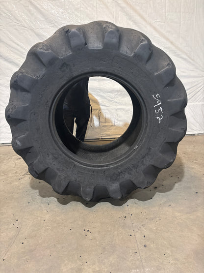 30.5-32 BIAS PLY AGRICULTURAL/FORESTRY TIRE #5952
