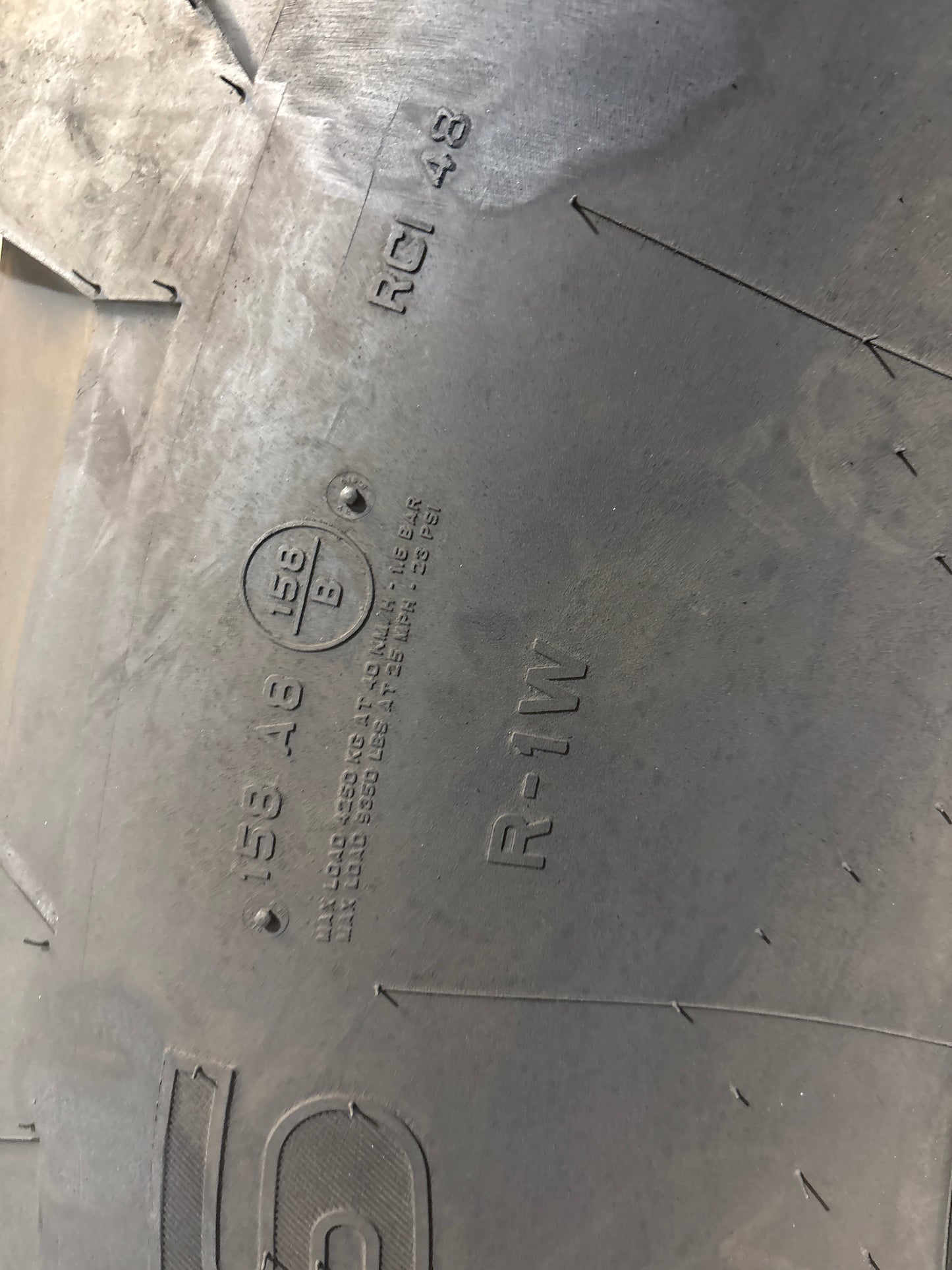520/85R46 (20.8R46) TRELLEBORG TM 600 #5929