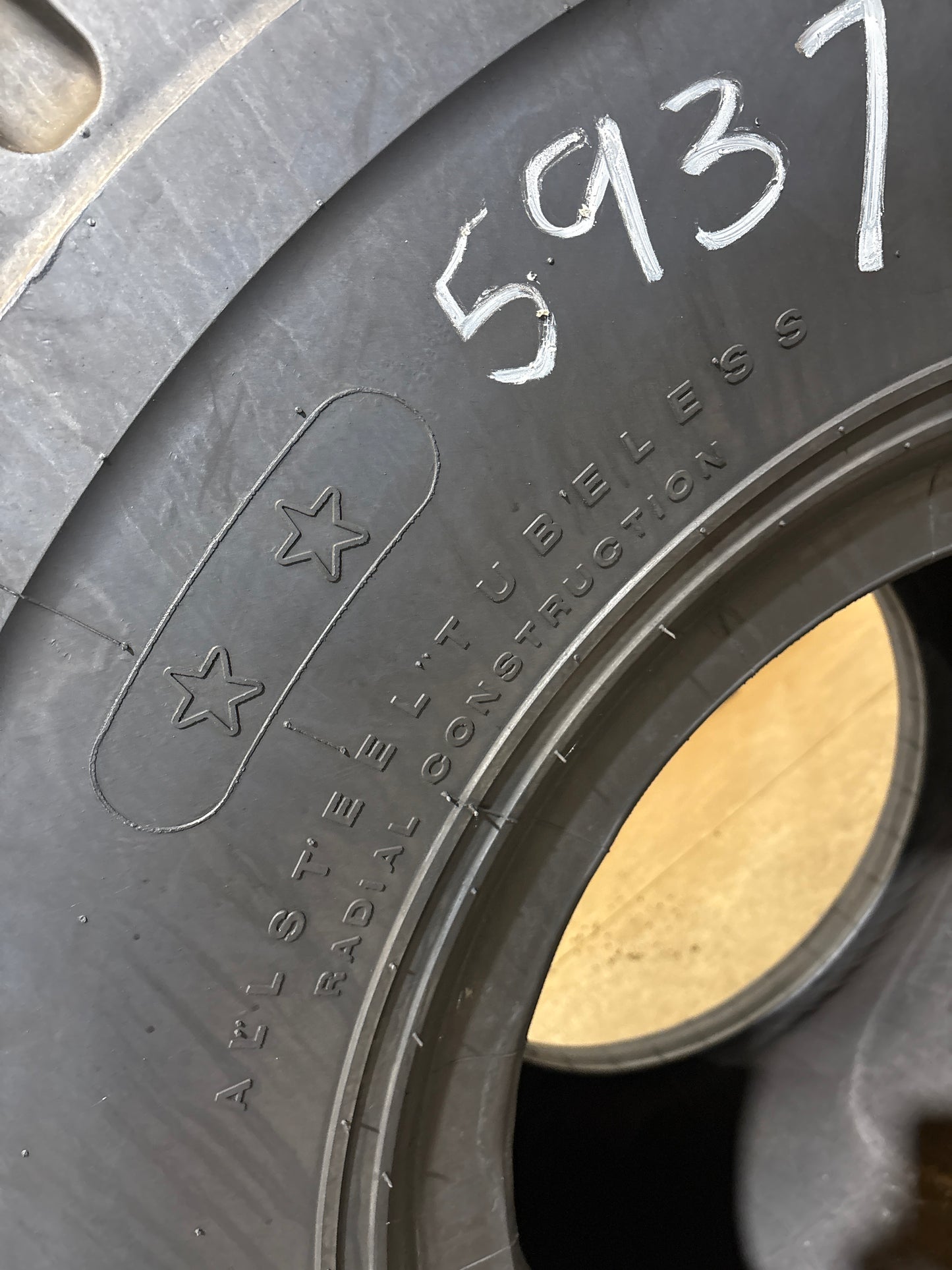 23.5R25 TRIANGLE TB516 #5937