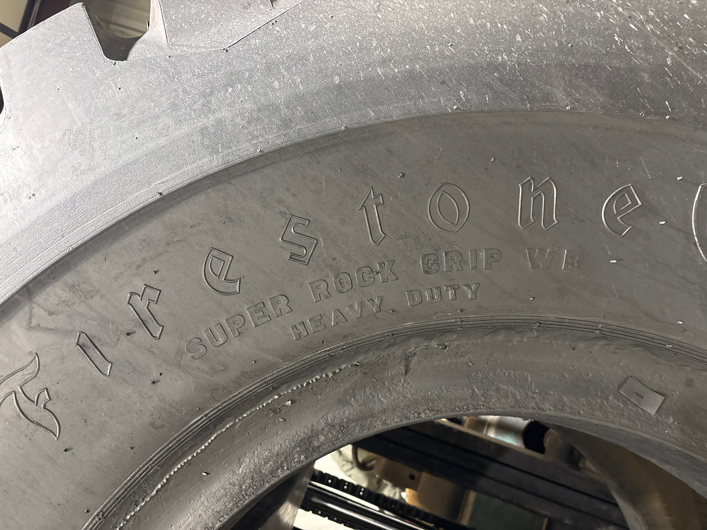 37.25-35 FIRESTONE SUPER ROCK GRIP WB #5579