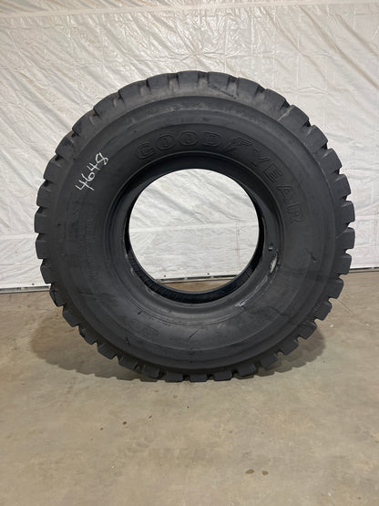 18.00R33  GOODYEAR RL-4B #4648
