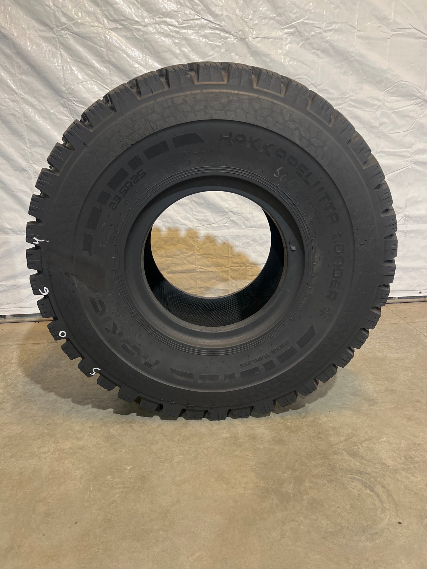 23.5R25 NOKIAN HAKKAPELIITTA LOADER #5064