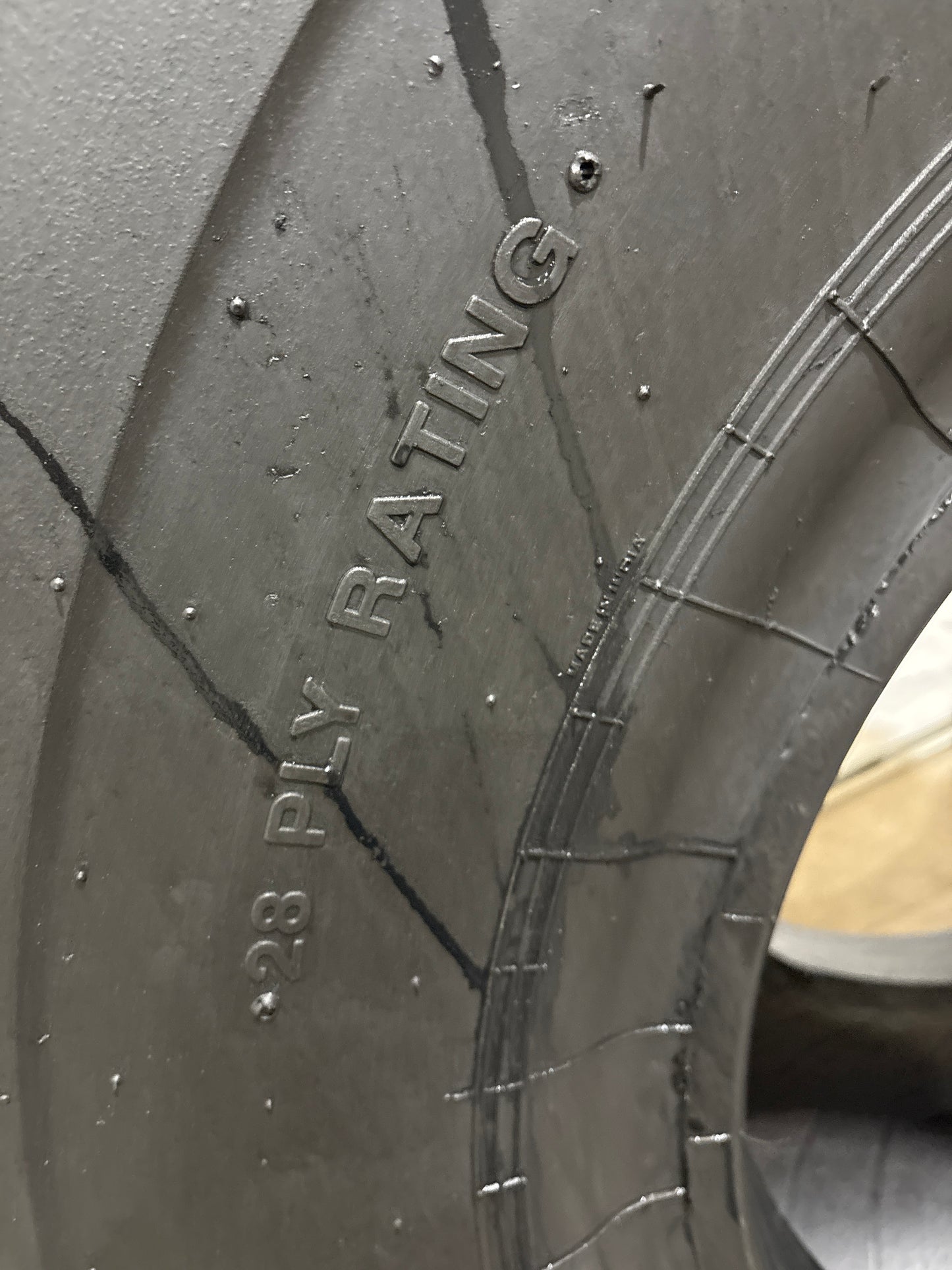 26.5-25 BKT XL-GRIP PLUS #5728