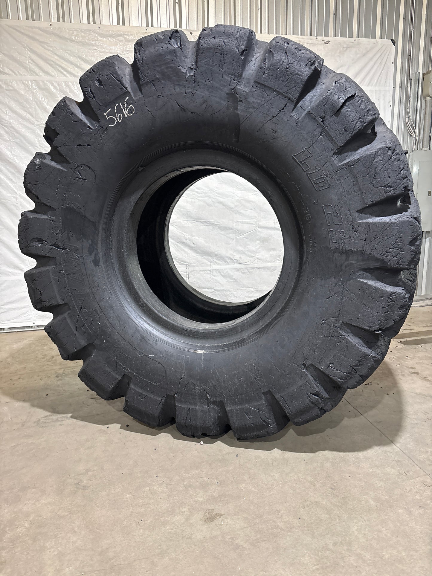 41.25/70-39 GENERAL LD250 42 PLY #5616