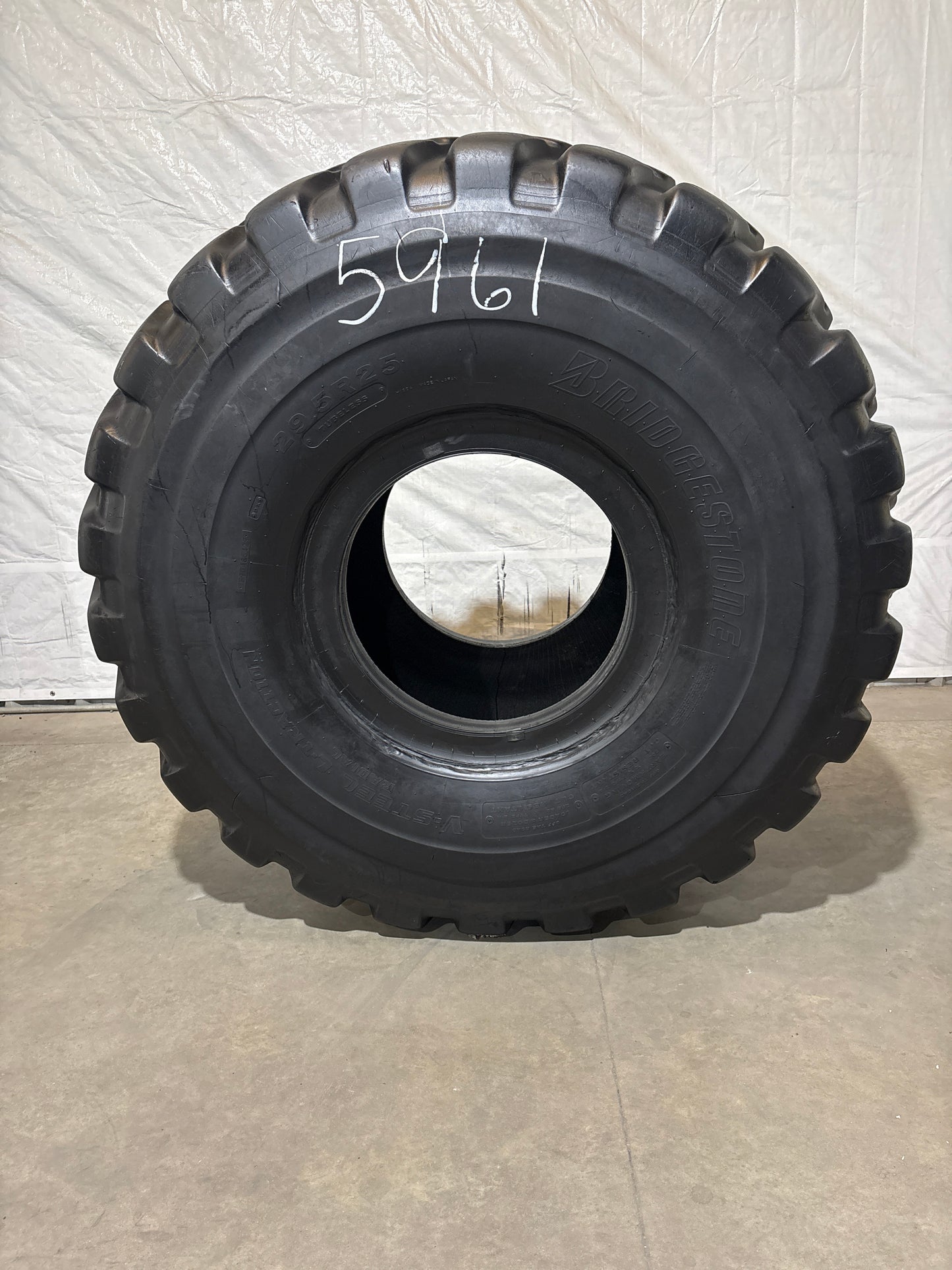 29.5R25 BRIDGESTONE V-STEEL L TRACTION #5961