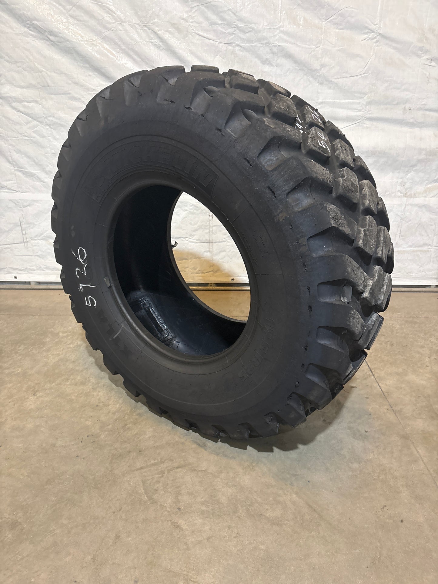 17.5R25 MICHELIN XTLA LOADER/DOZER TIRE #5926