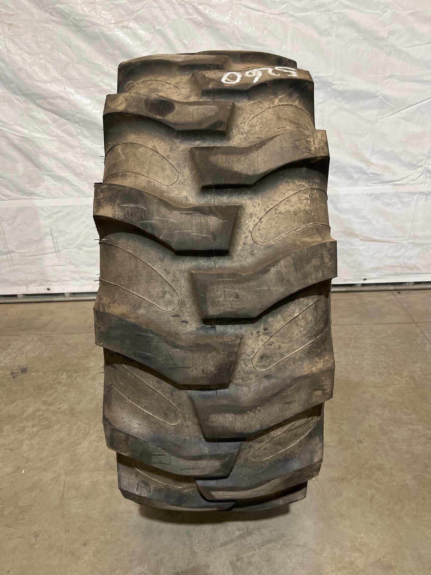 18.4-24 Titan INDUSTRIAL TRACTOR LUG TL #5260