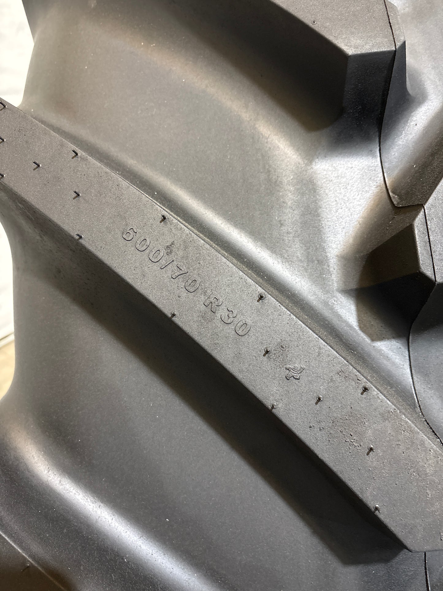 600/70R30 MICHELIN MACHXBIB #5859