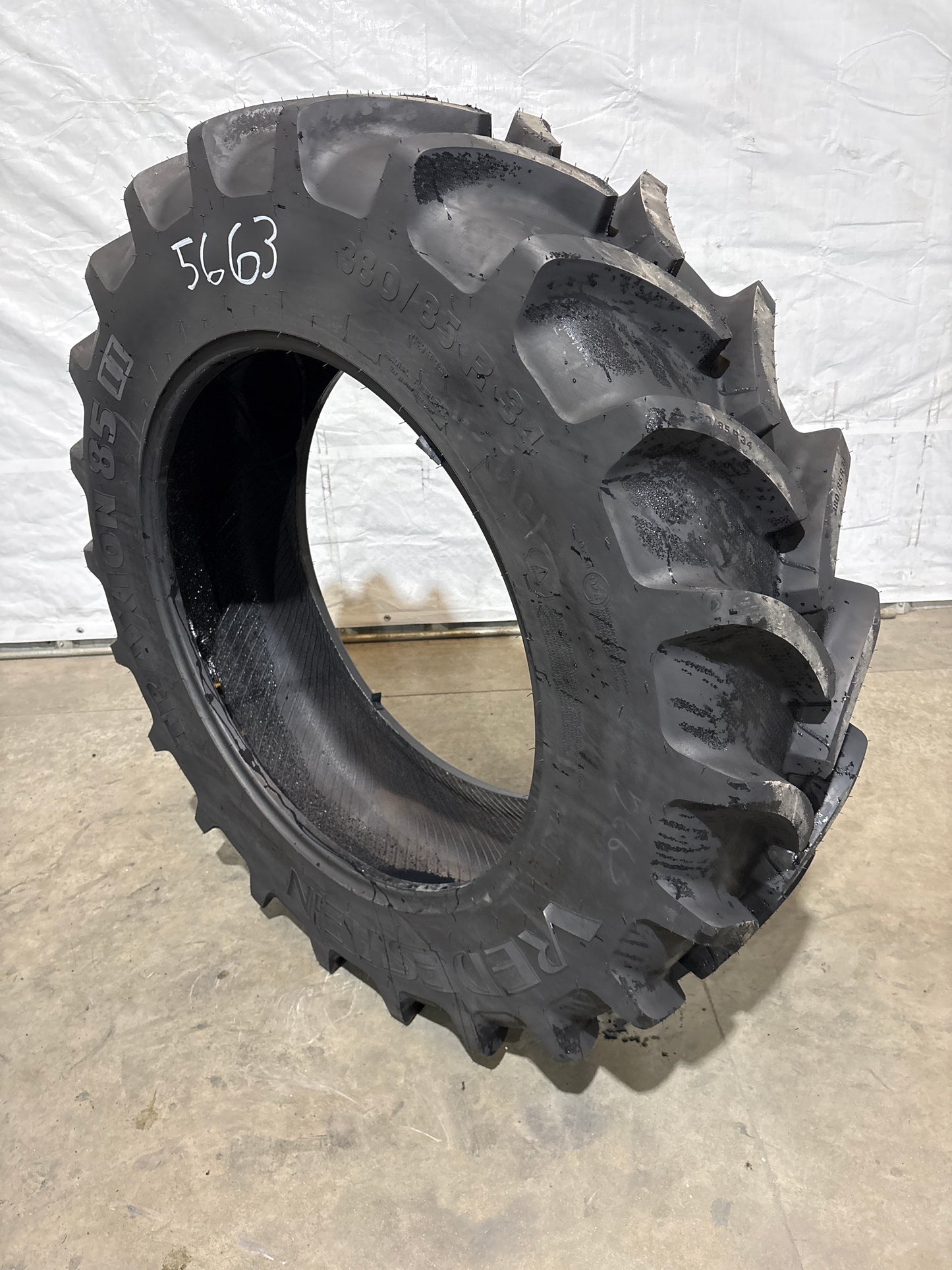 380/85R34 (14.9R34) VREDESTEIN TRAXION 85 II #5663