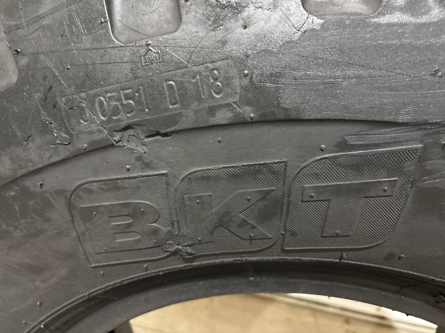 16.00-25 28 PLY BKT XL GRIP E-3 LOADER TIRE #5747