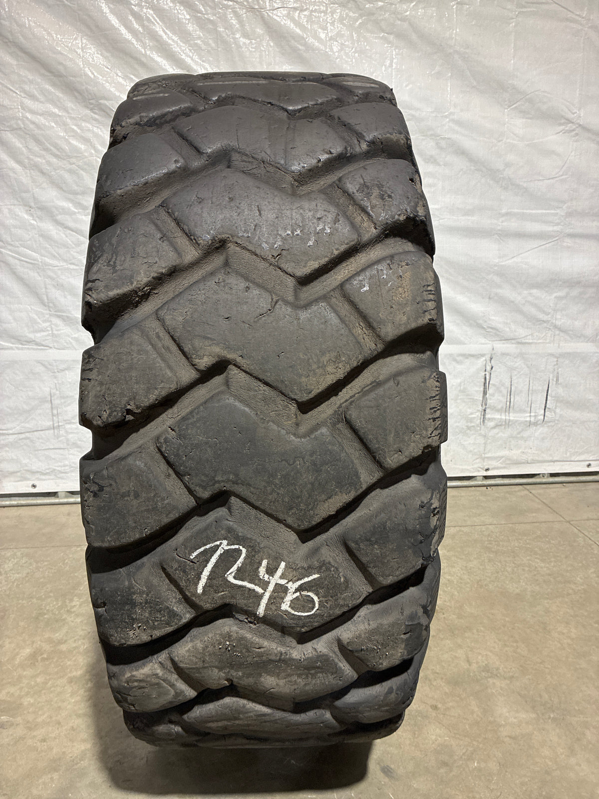 20.5-25  GALAXY PREMIUM ROCK LUG #7246