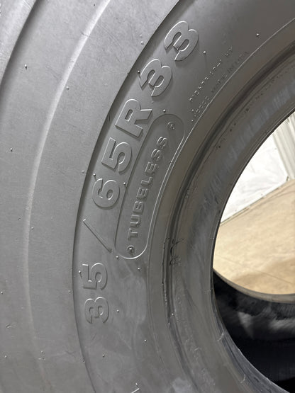 35/65R33 BRIDGESTONE V-STEEL N TRACTION #5645
