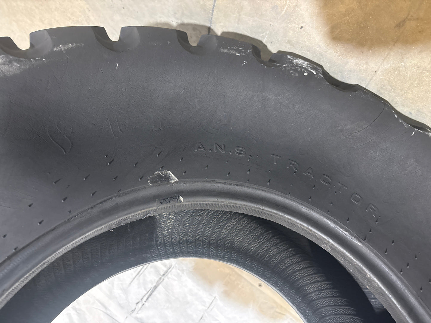 23.1-26 FIRESTONE ALL NON SKI TRACTOR TIRE R-3 #5998