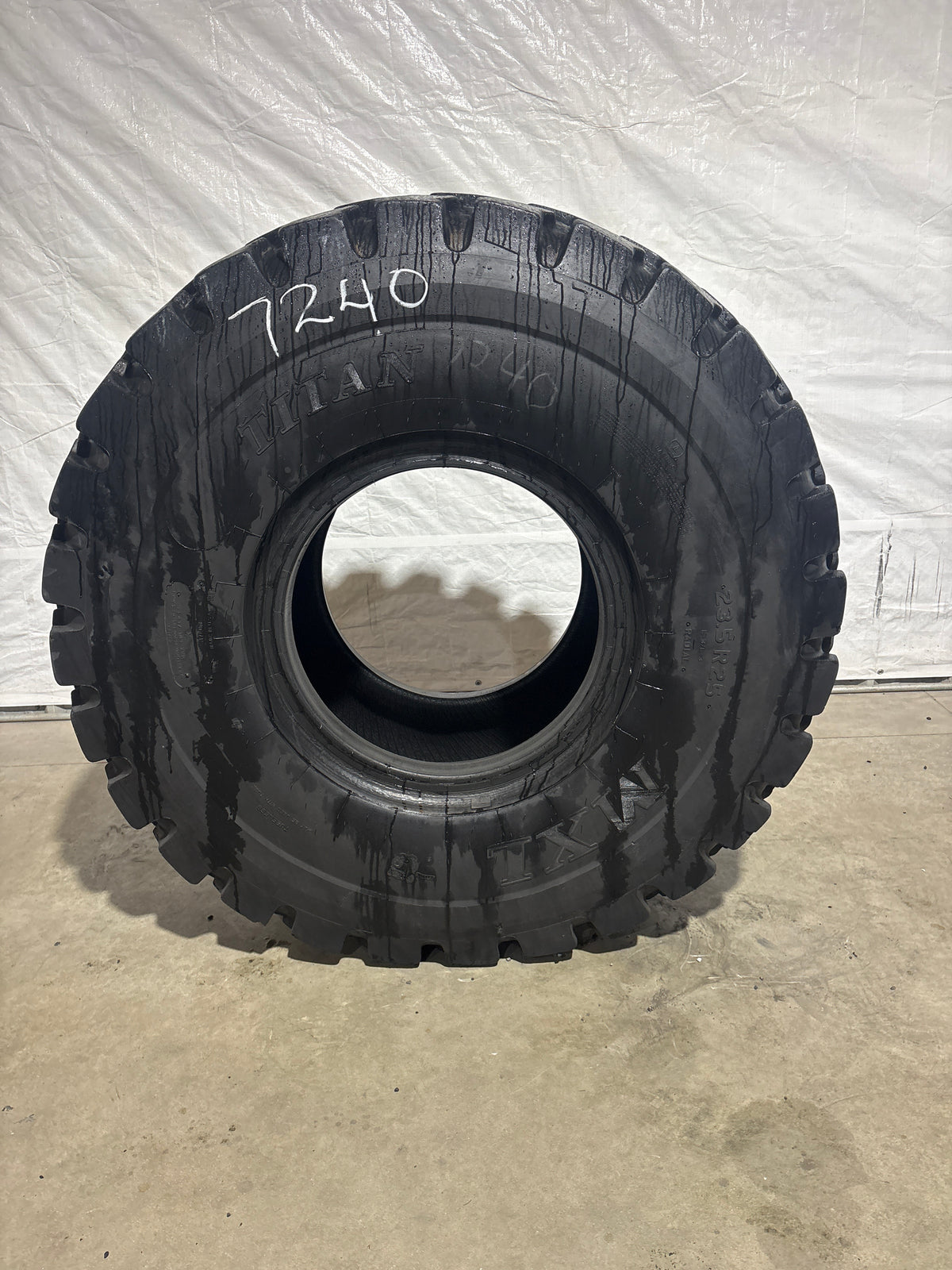 23.5R25 TITAN MXL #7240