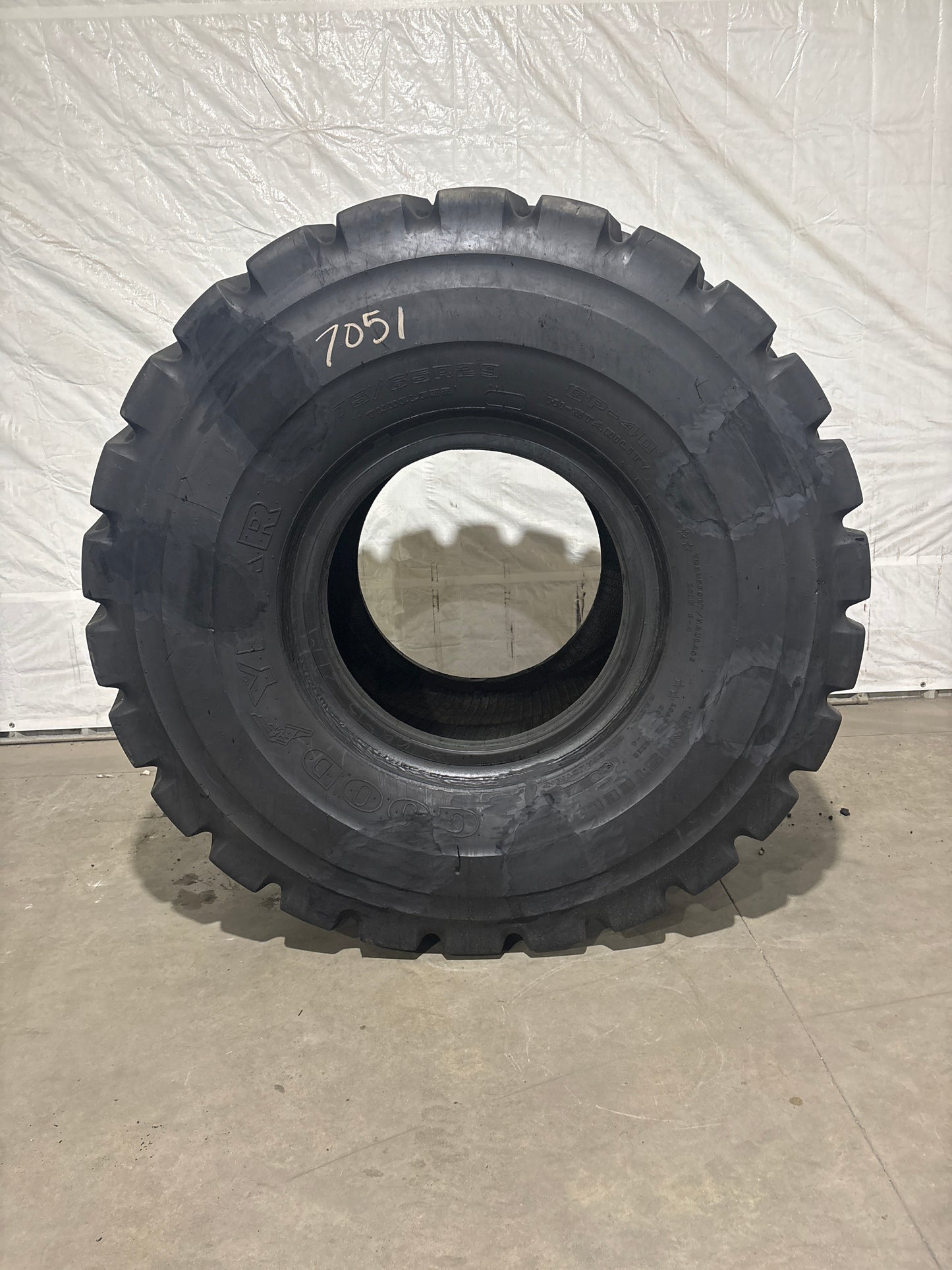 875/65R29 GOODYEAR UNI-STEEL GP-4D HI-STAB #7051