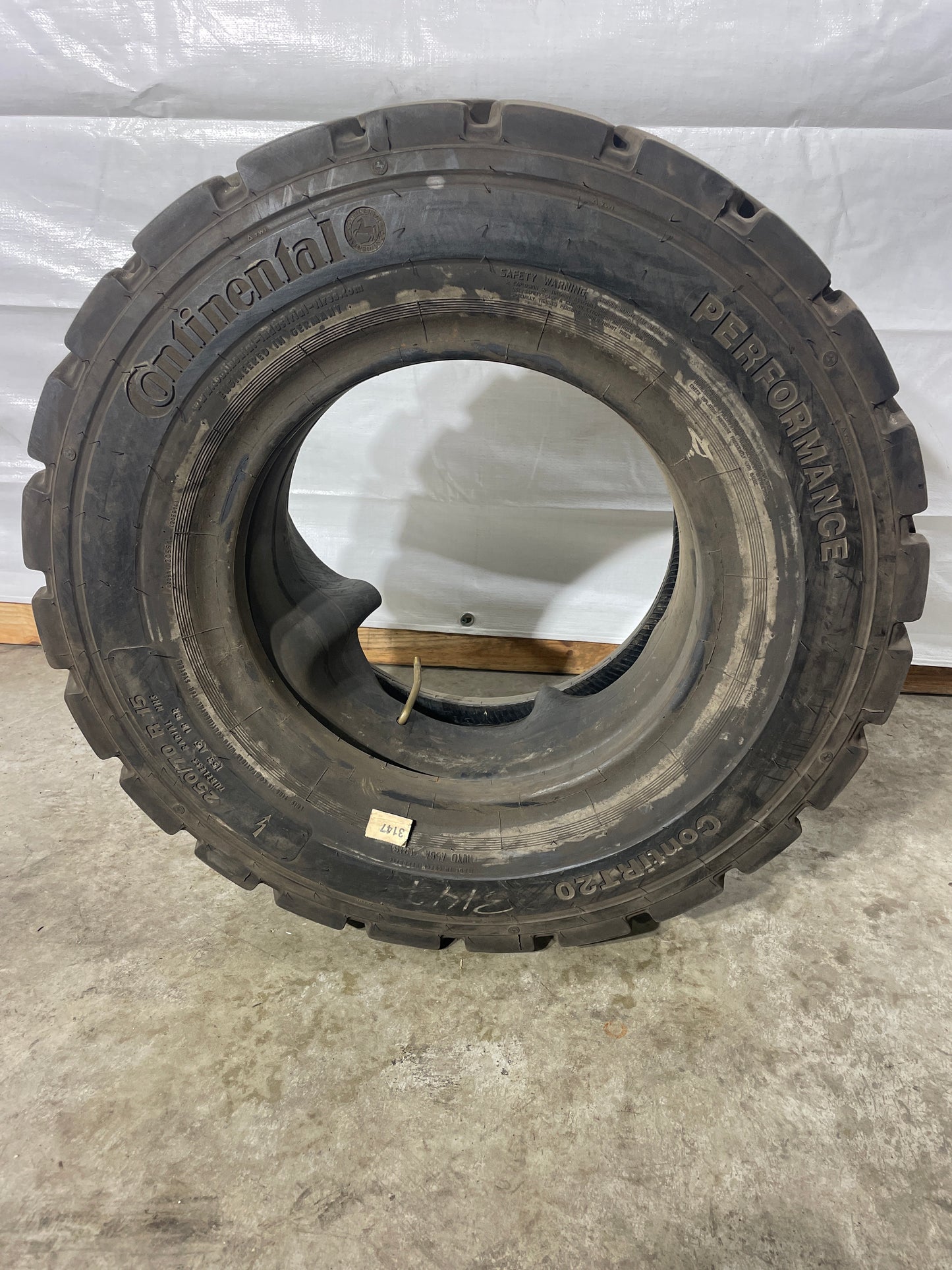 250/70R15 CONTINENTAL PERFORMANCE FORKLIFT