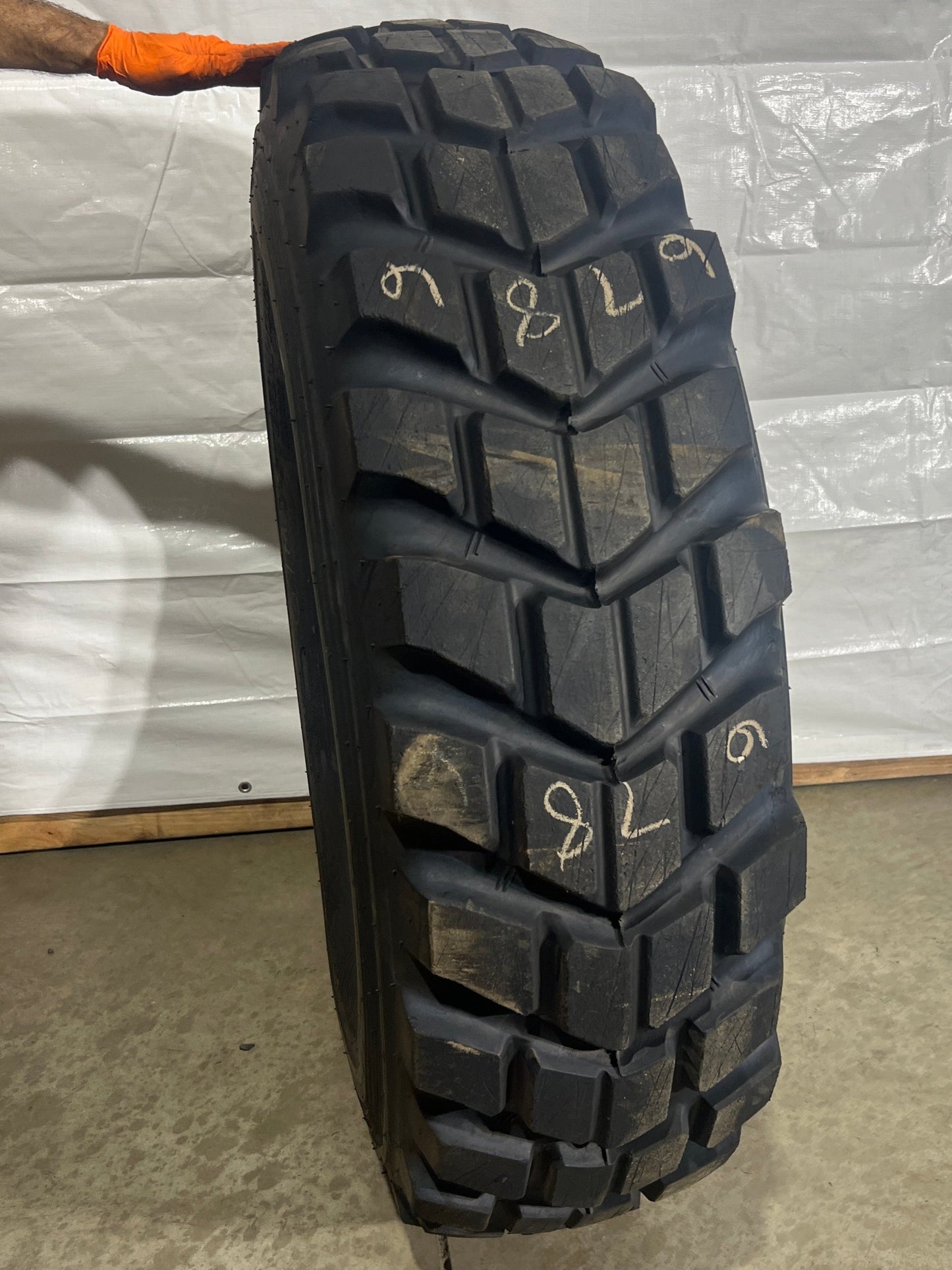 14.00R24 BRIDGESTONE V-STEEL K-TRACTION (VKT)