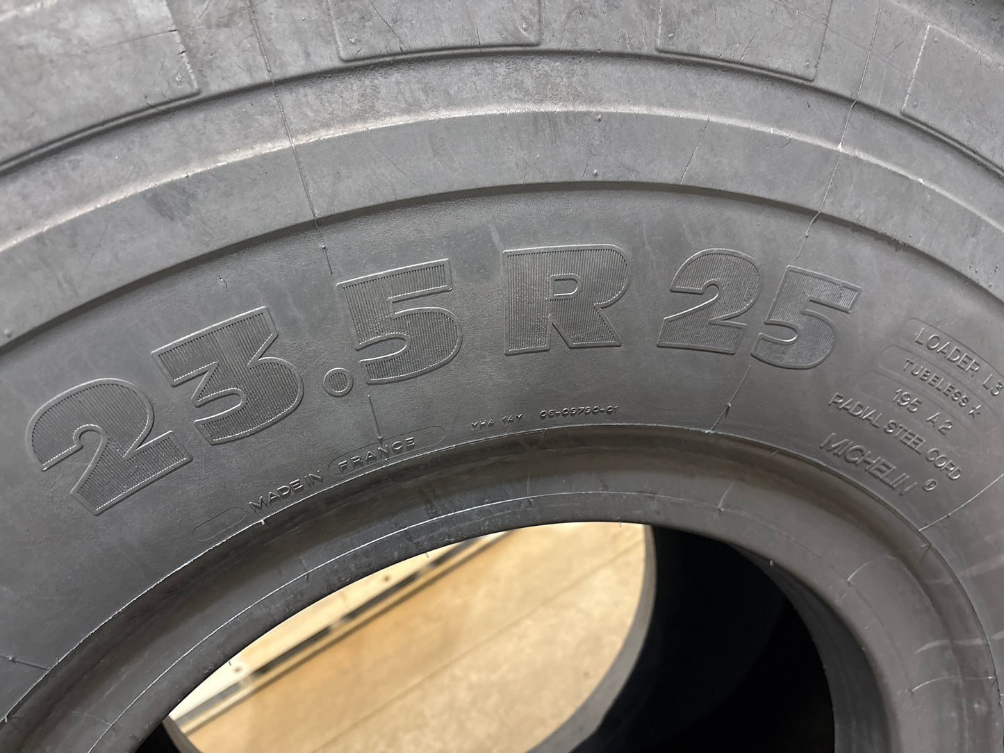 23.5R25 MICHELIN XHA2 #5581