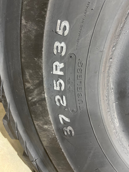 37.25R35 BRIDGESTONE V-STEEL L-TRACTION (VLT) #6328