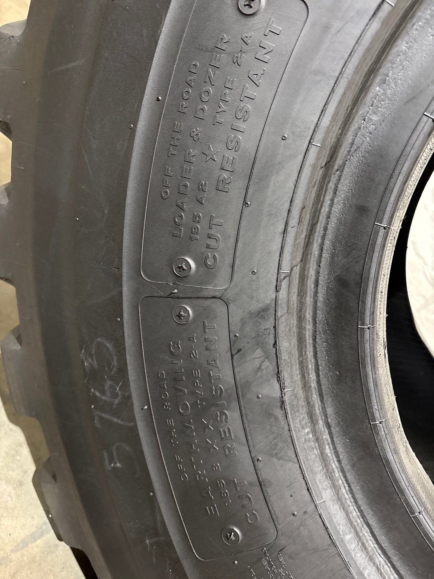 23.5R25 BRIDGESTONE V-STEEL L-TRACTION #5763