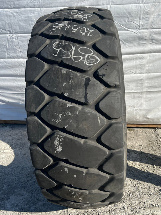 20.5R25 BRIDEGSTONE V-STEEL L-TRACTION (VLT) #8985