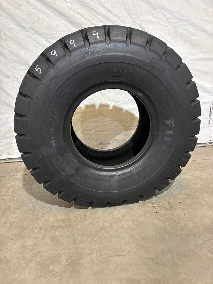 20.5R25 FIRESTONE VERSA BUILT AP #5999