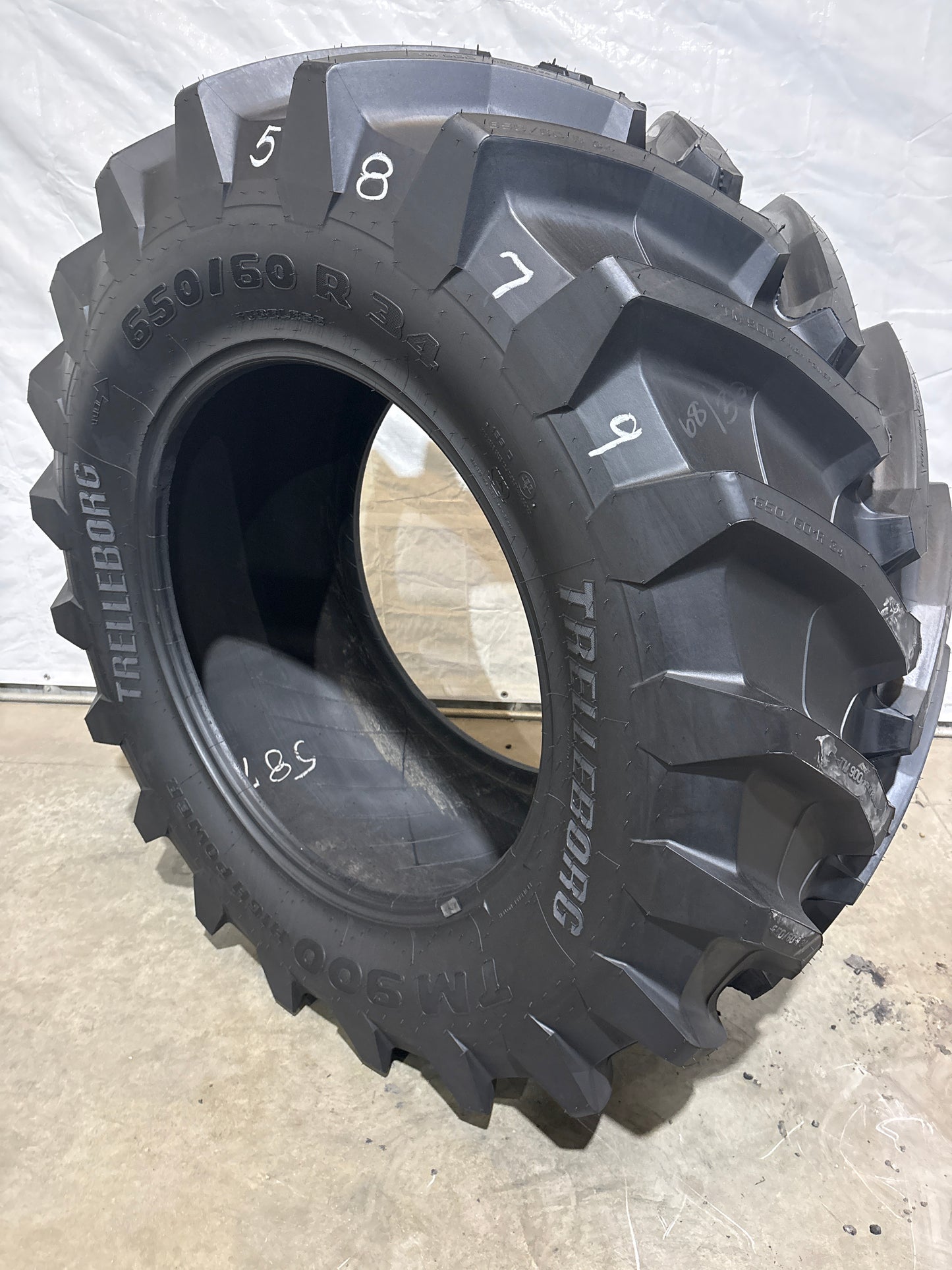 650/60R34 TRELLEBORG TM 900 HIGH POWER #5879