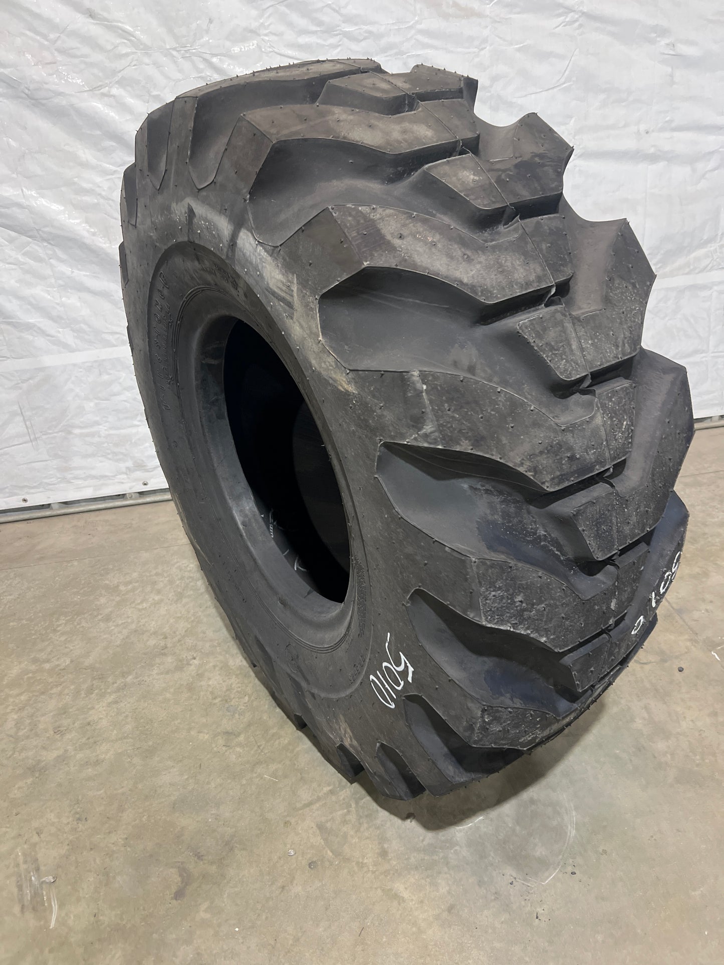 20.5-25 FIRESTONE SUPER GROUND GRIP #5010
